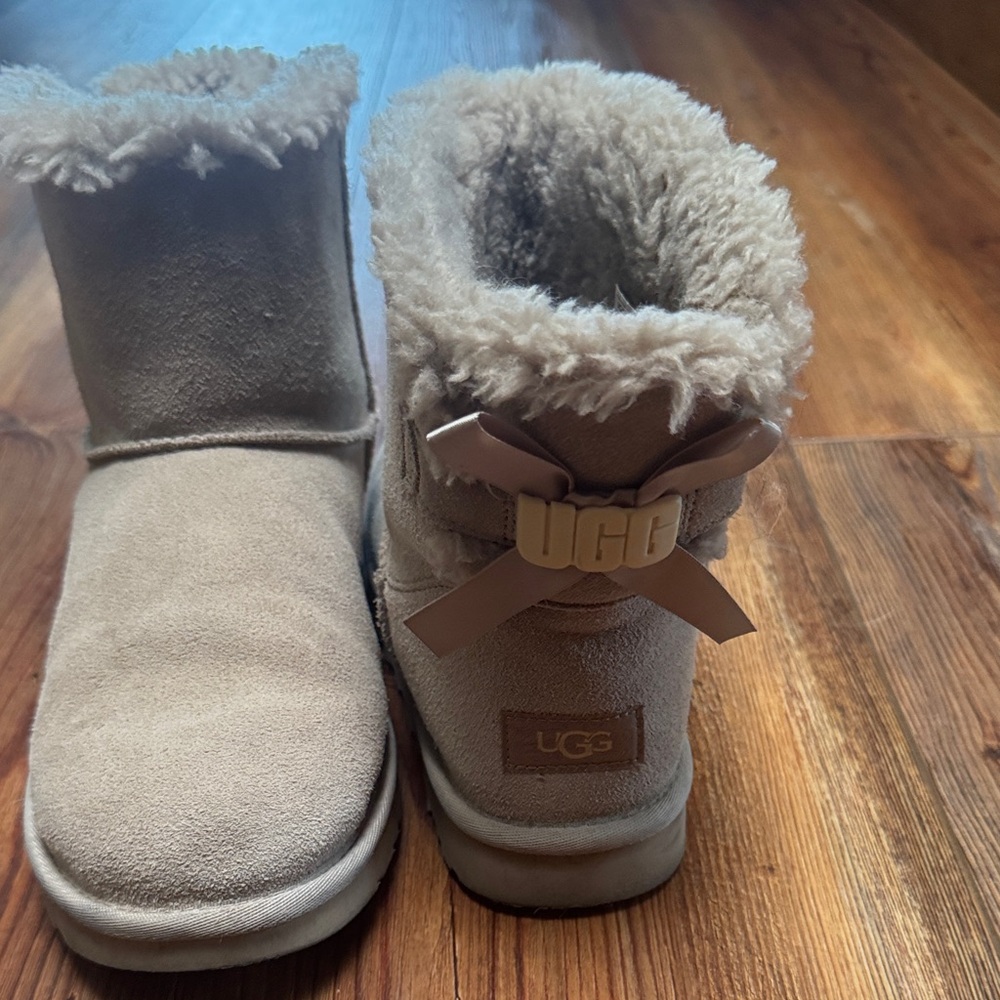UGG with Bow Accent
